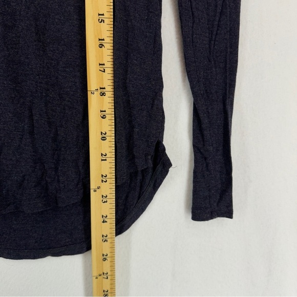 American Eagle Long Sleeve V Neck Top Solid Womans XS Navy Blue - Picture 4 of 9
